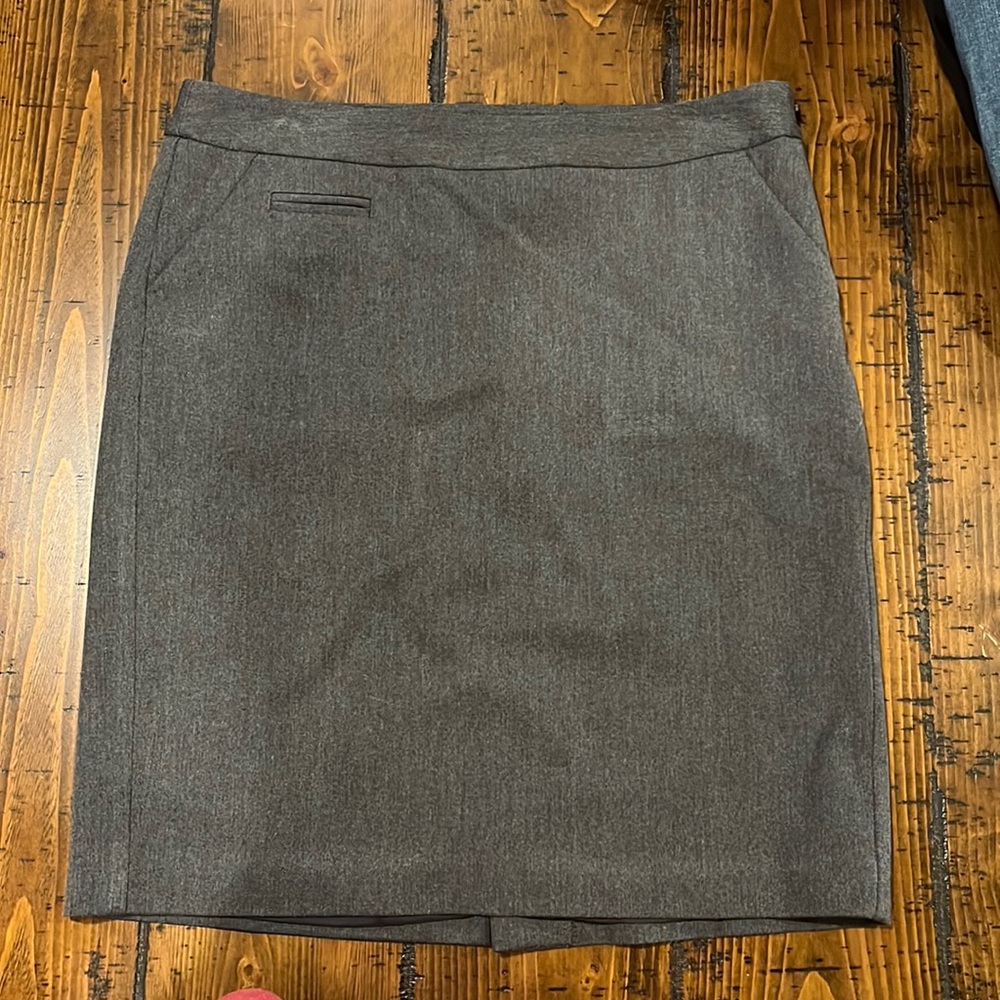 Eddie Bauer, size 4, charcoal grey pencil skirt